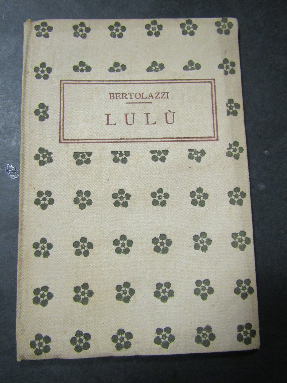 Bertolazzi. Biblioteca teatrale n 16. Lulù. istituto editoriale italiano. s.d. | Immagine principale