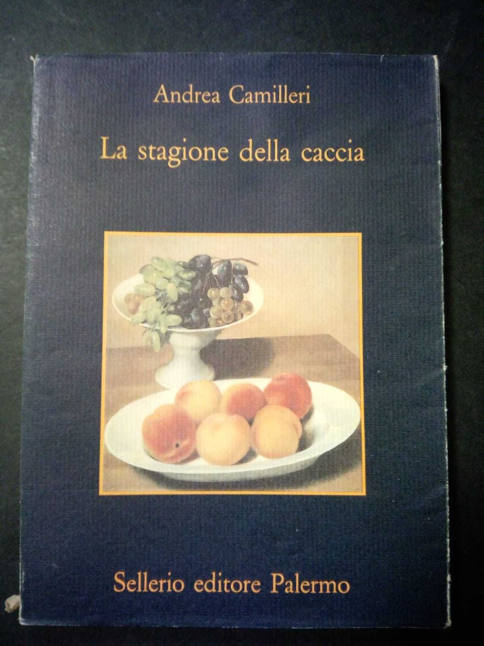 Camilleri Andrea. La stagione della caccia. Sellerio editore. 1992
