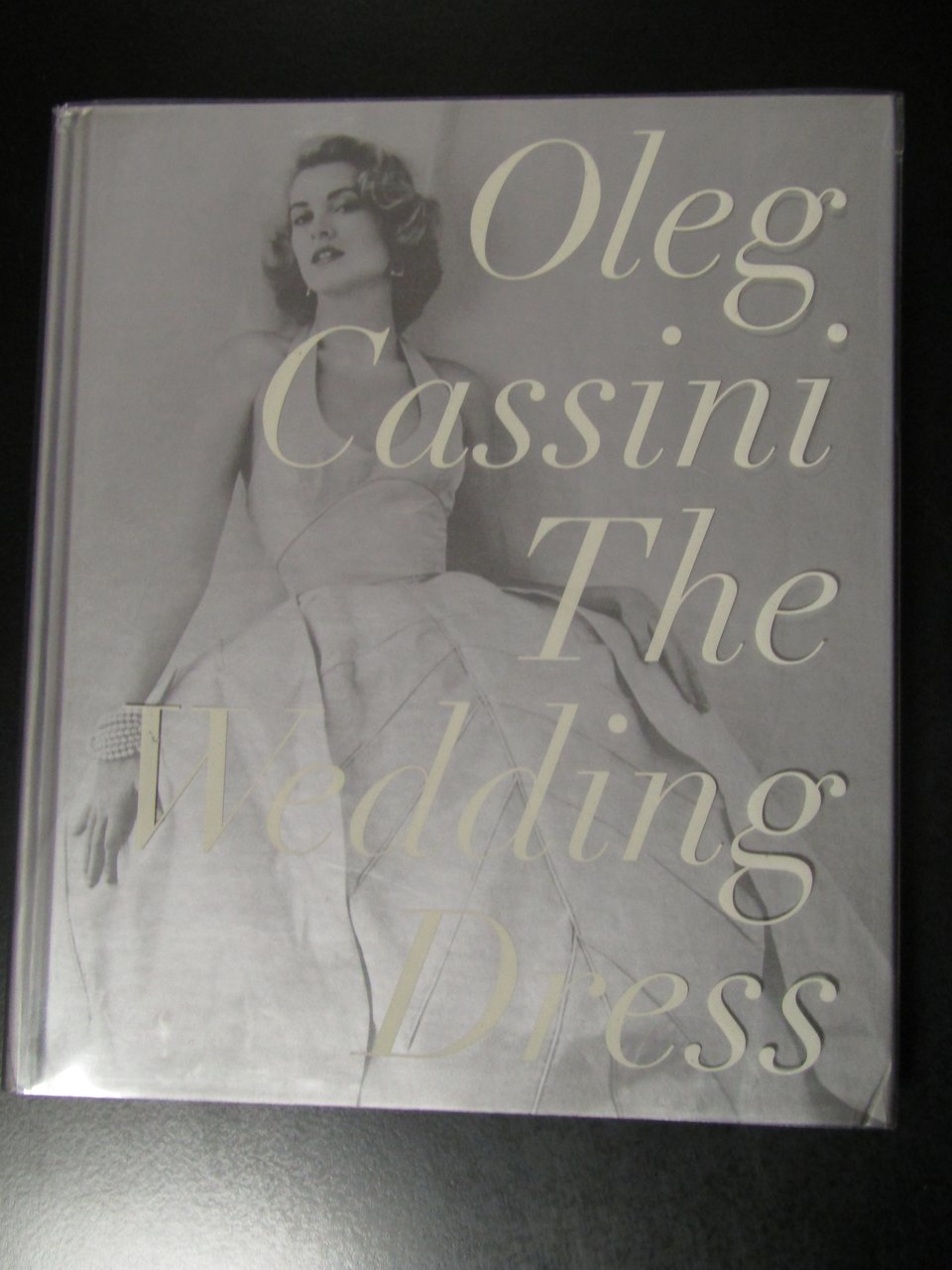 Cassini Oleg. The wedding dress. Rizzoli International 2010. | Immagine principale