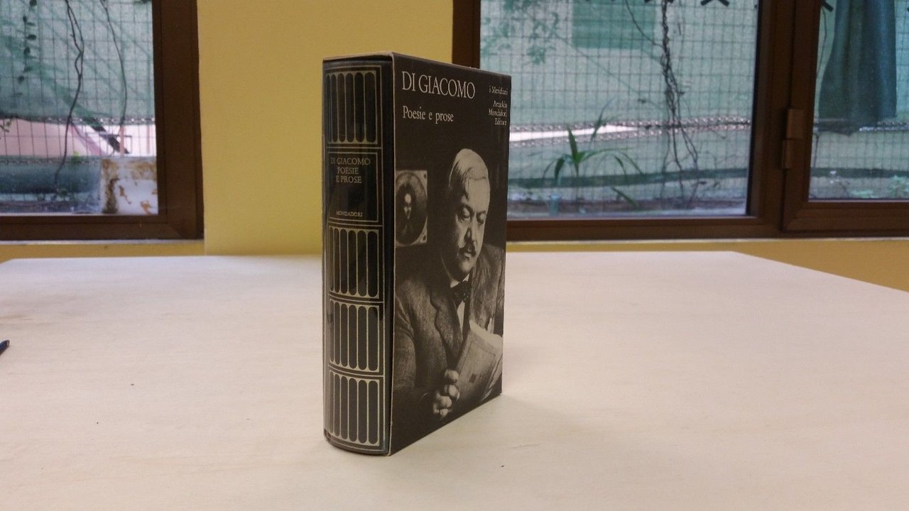 Di Giacomo. Poesie e prose. Mondadori. 1988. Con cofanetto | Immagine principale