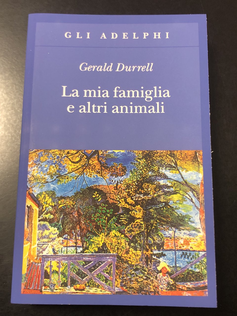 Durrell Gerald. La mia famiglia e altri animali. Adelphi 2017.