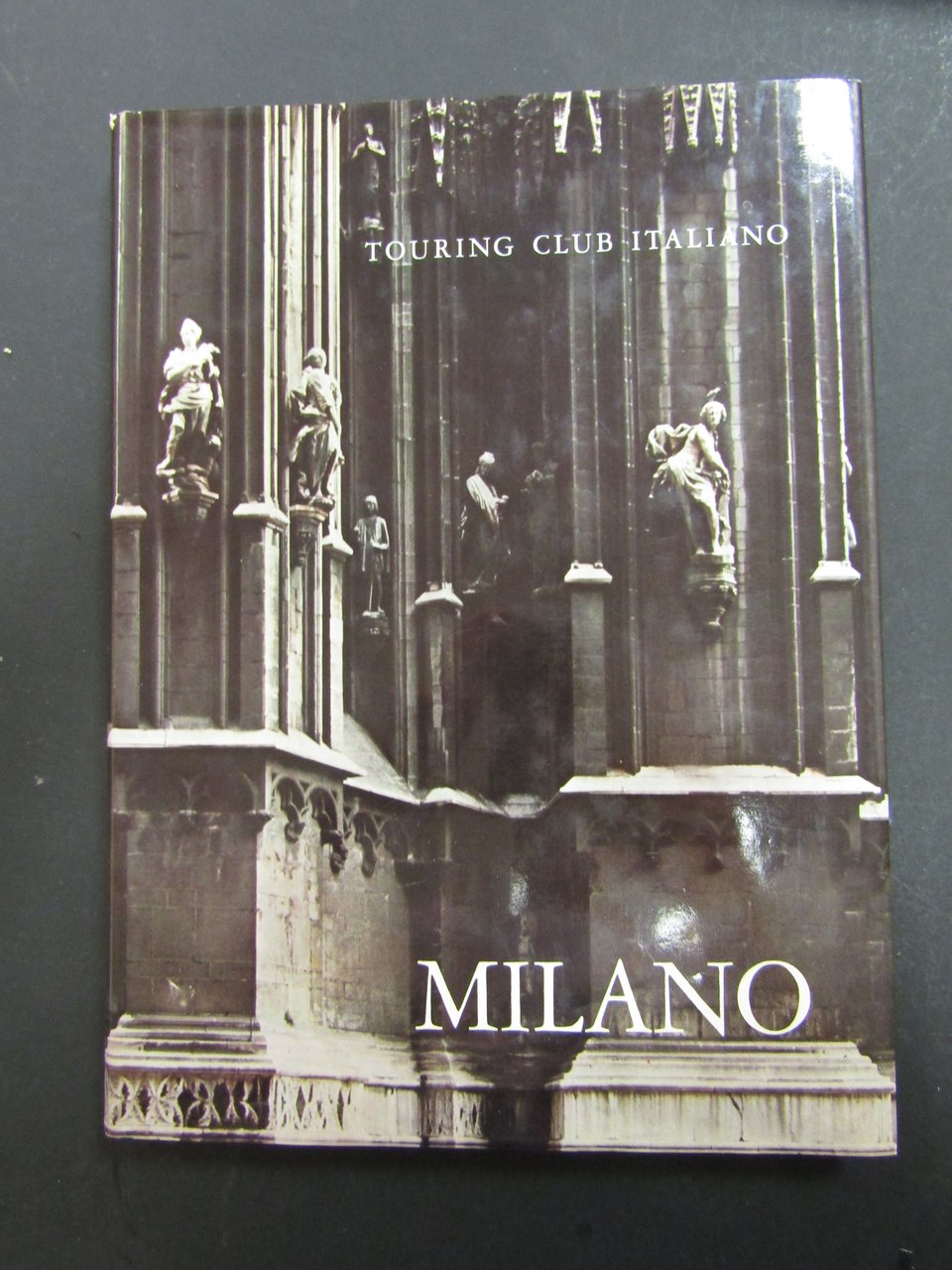 Milano. Touring Club Italiano. 1972