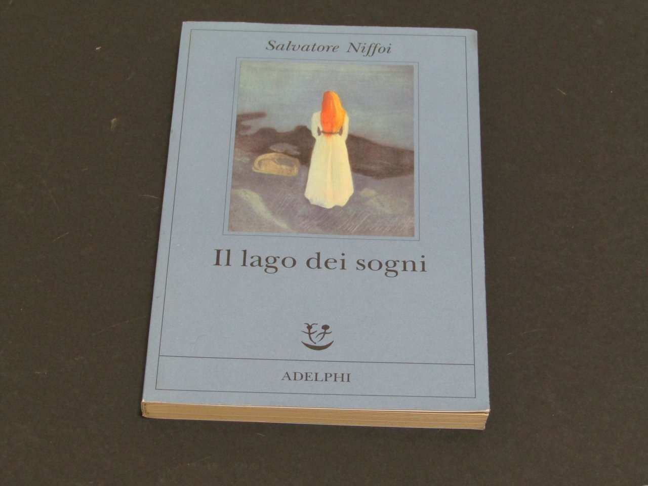 Niffoi Salvatore. Il lago dei sogni. Adelphi. 2011 - I