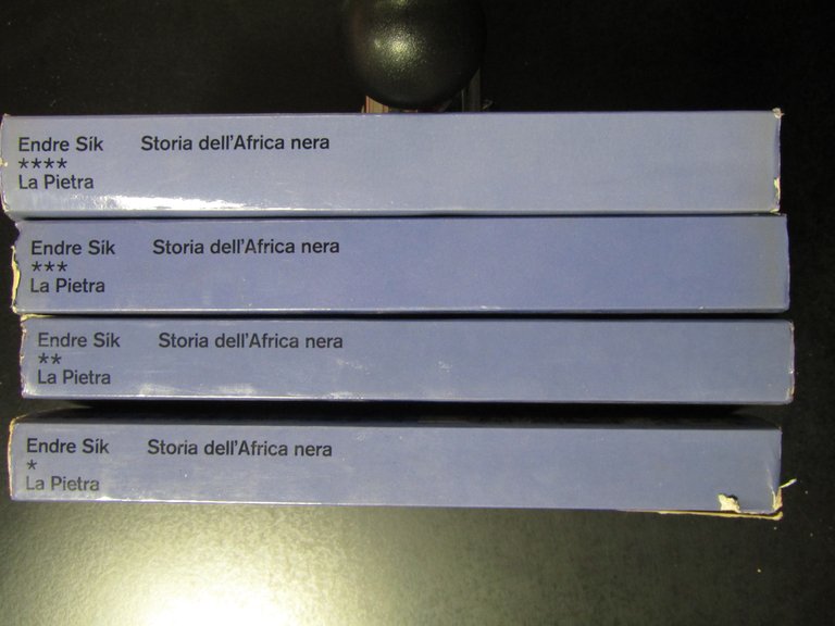 Sik Endre. Storia dell'Africa nera. 4 vol. La Pietra 1977/1978.