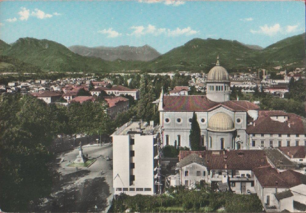 Albergo passo Falzarego. Non viaggiata