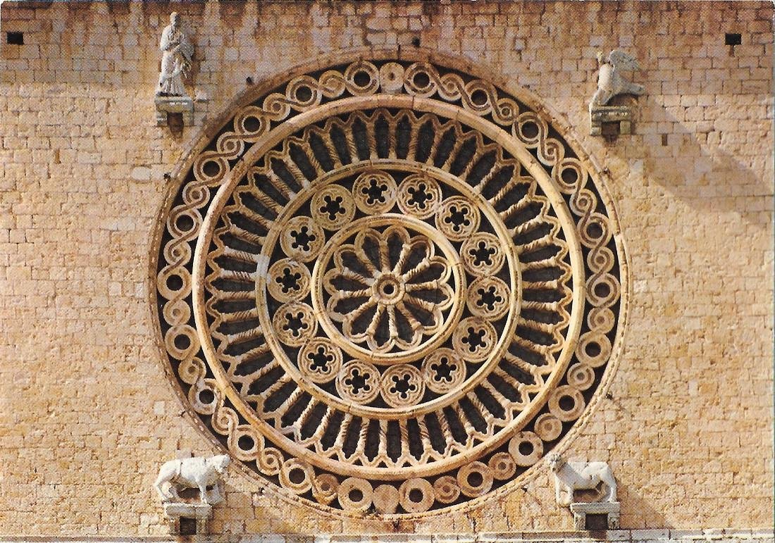 Assisi. Basilica di S. Francesco. Il rosone. Non viaggiata