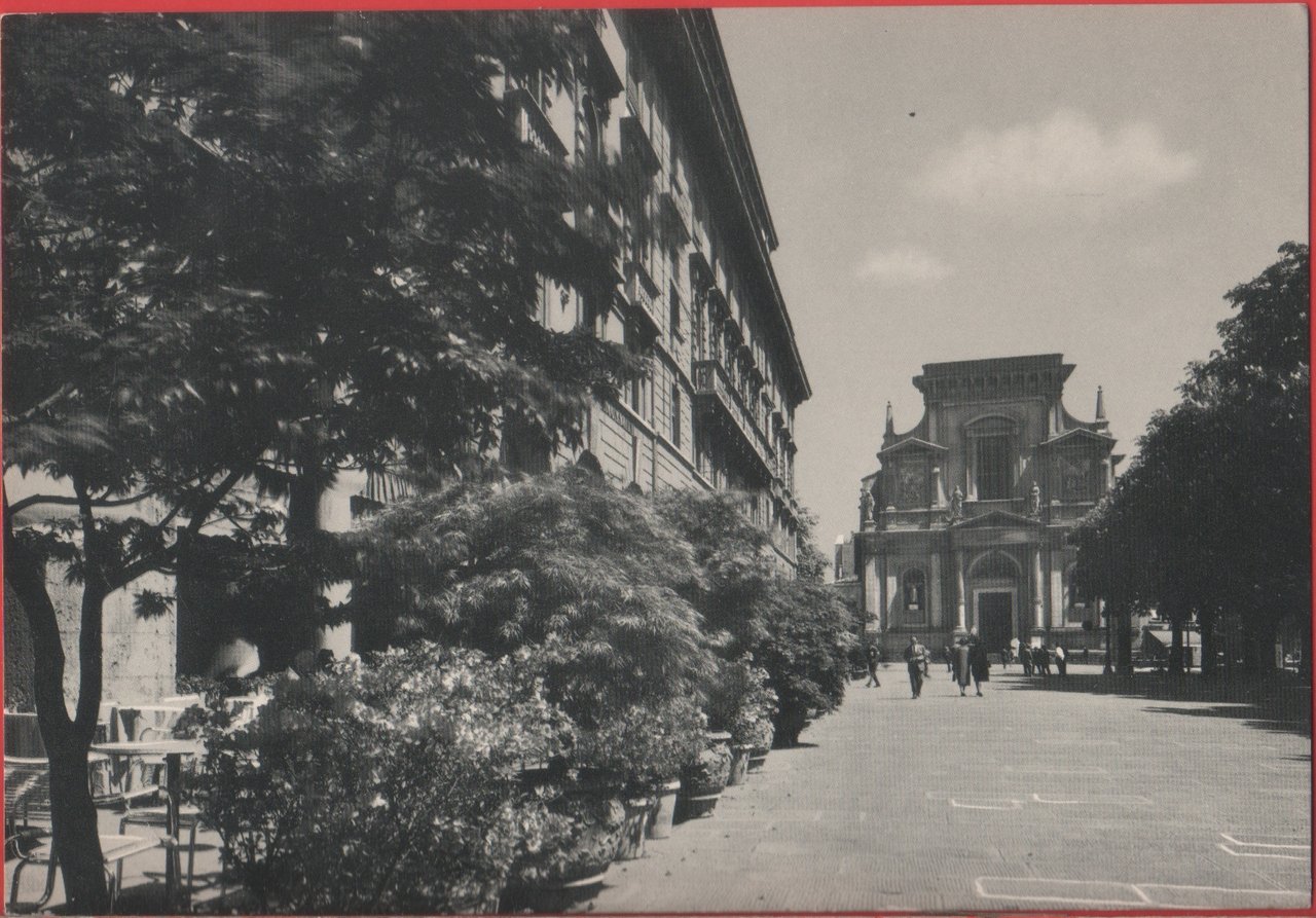 Bergamo. Chiesa di S. Bartolomeo vista dal Sentierone. Non viaggiata