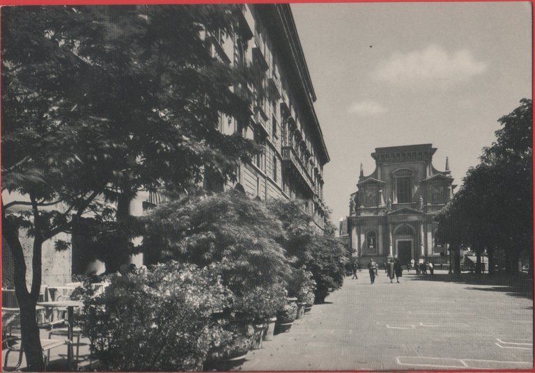 Bergamo. Chiesa di S. Bartolomeo vista dal Sentierone. Non viaggiata