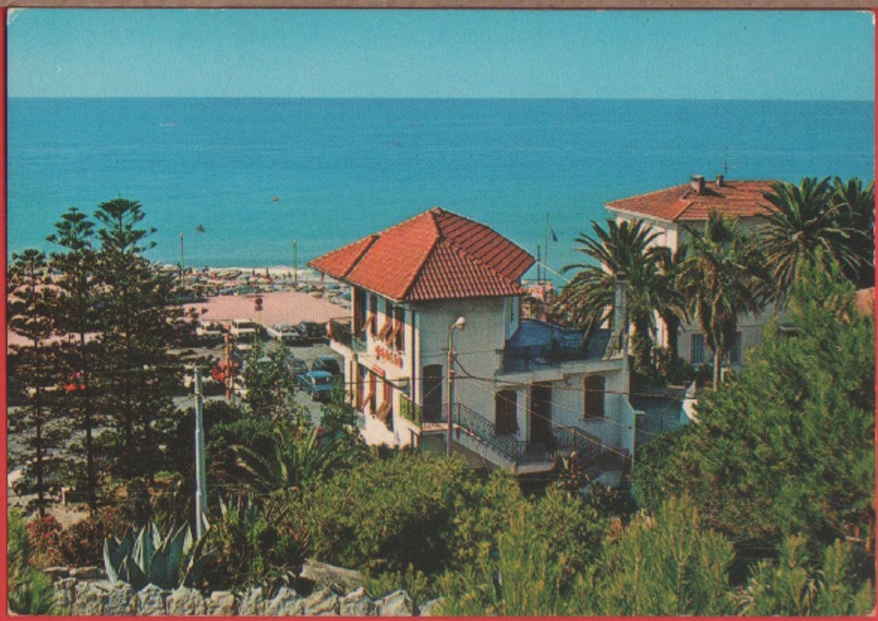 Bordighera (IM). Via S. Ampelio. Gli alberghi. Non viaggiata