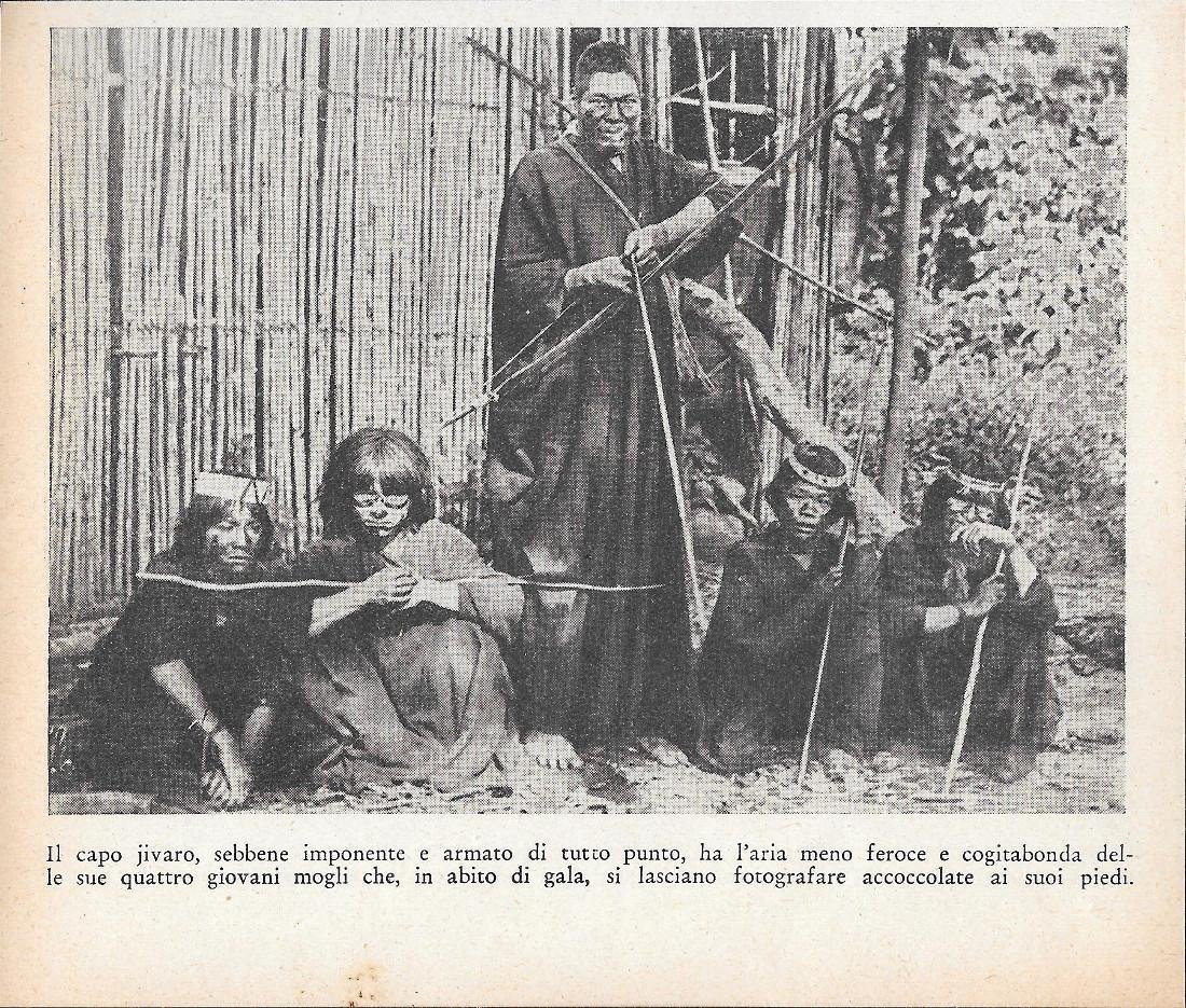 Capo jivaro con le sue quattro mogli (Amazzonia). Stampa 1934