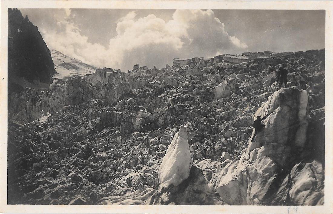 Cascade des Seracs au glacier du Geant. Non viaggiata. Animata