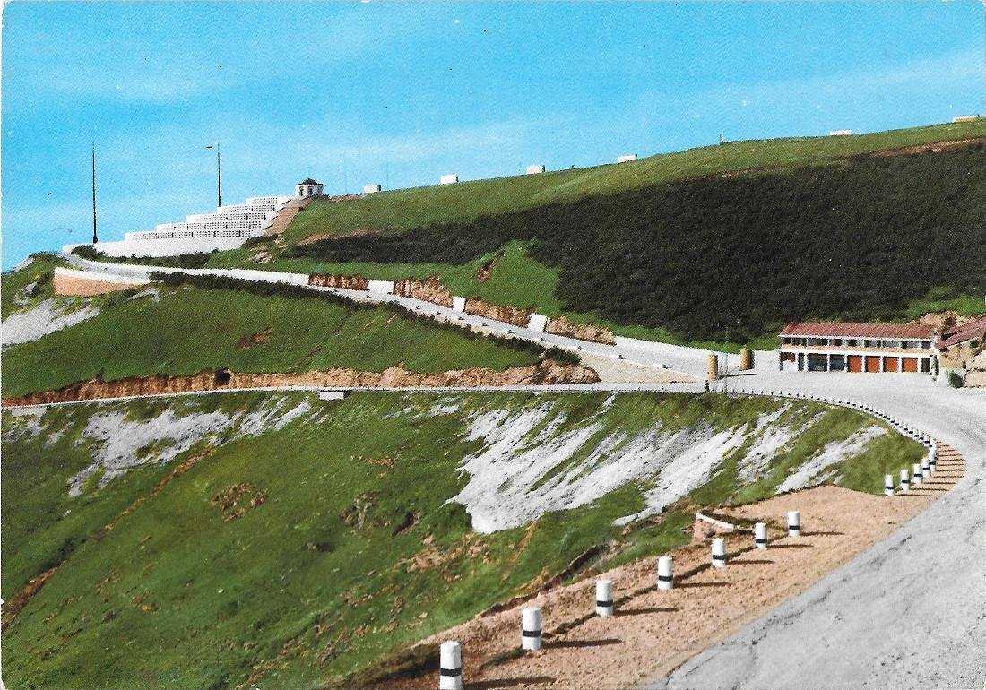 Cima Grappa. Caserma Milano e Ossario. Non viaggiata