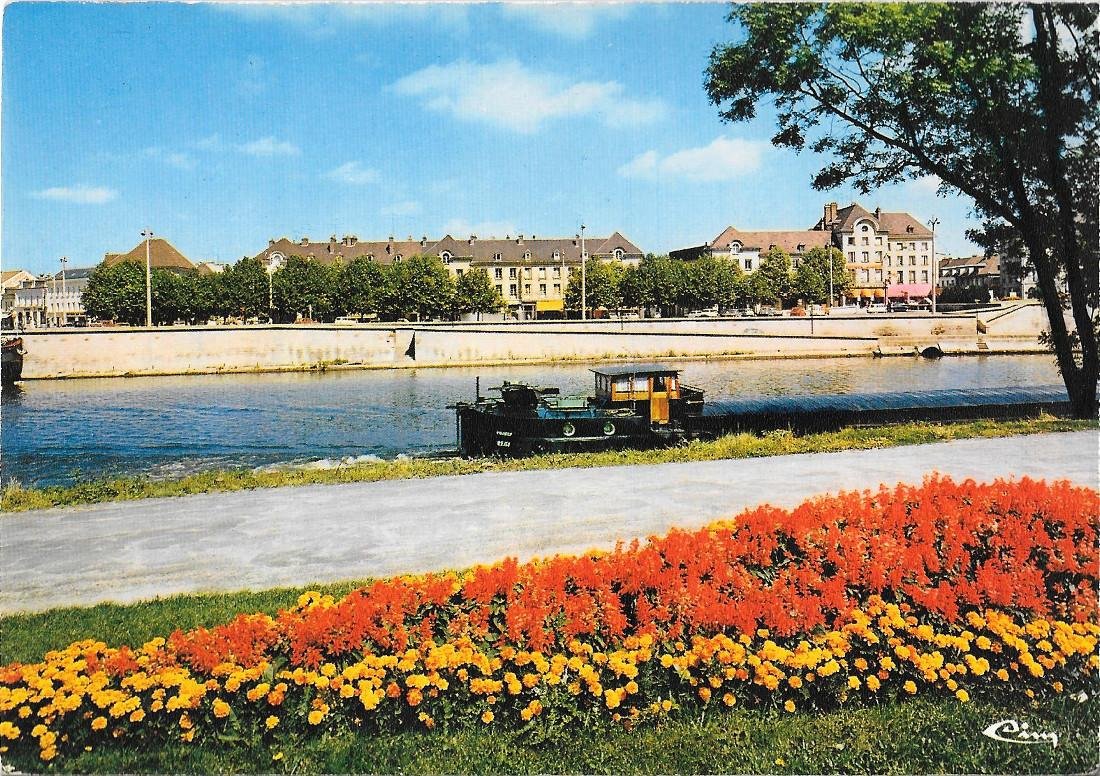 Creil (Oise). Sur les bords de l'Oise. Non viaggiata