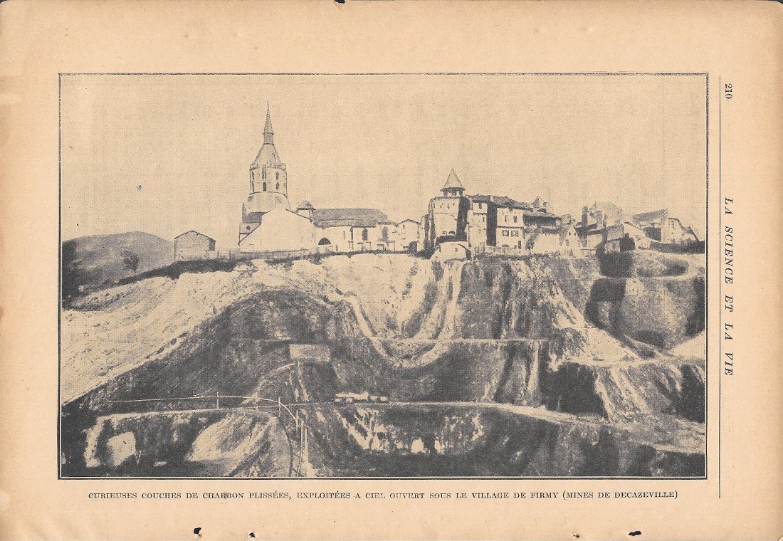 Curieuses couches de carbon a sous le village de Firmy …