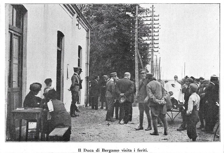 Disastro ferroviario a Mestre. Il duca di Bergamo visita i feriti. Stampa 1920