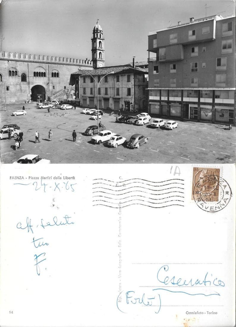 Faenza Piazza Martiri della Libertà. Viaggiata 1965, auto