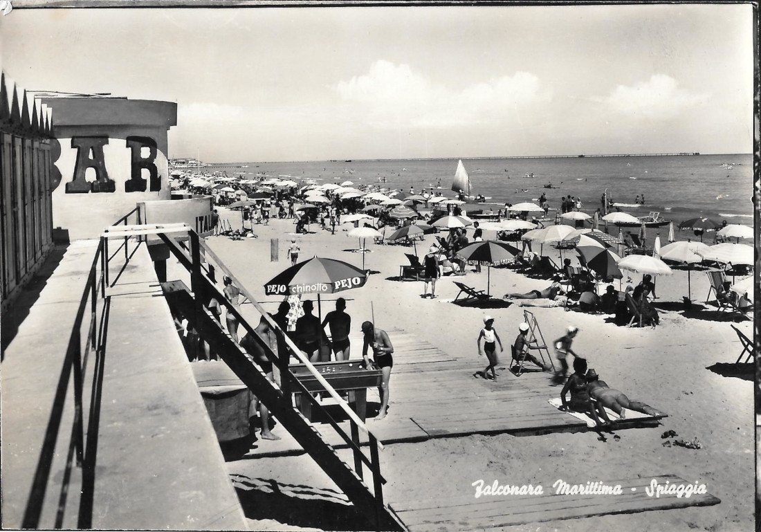 Falconara Marittima. Spiaggia. Non viaggiata