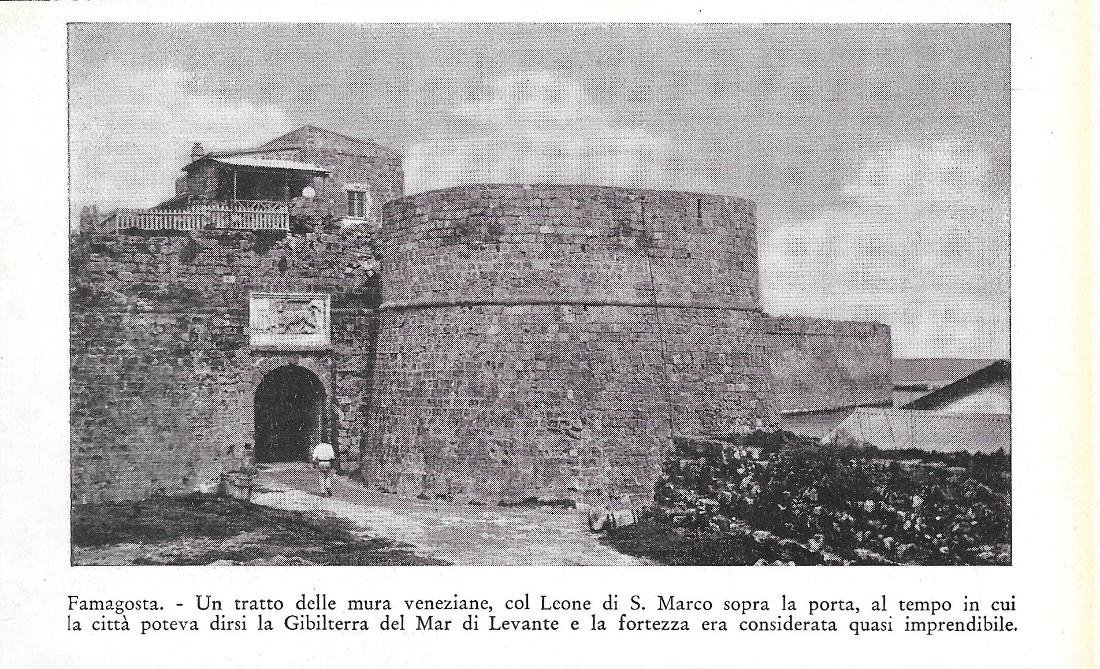 Famagosta, un tratto delle mura veneziane/Rovine di un pozzo in …