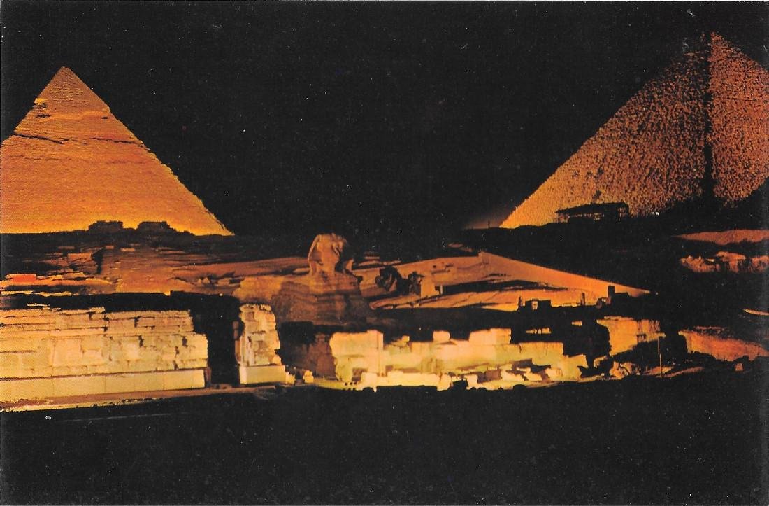 Giza.The Nocturnal Magic near the Pyramids. Non viaggiata