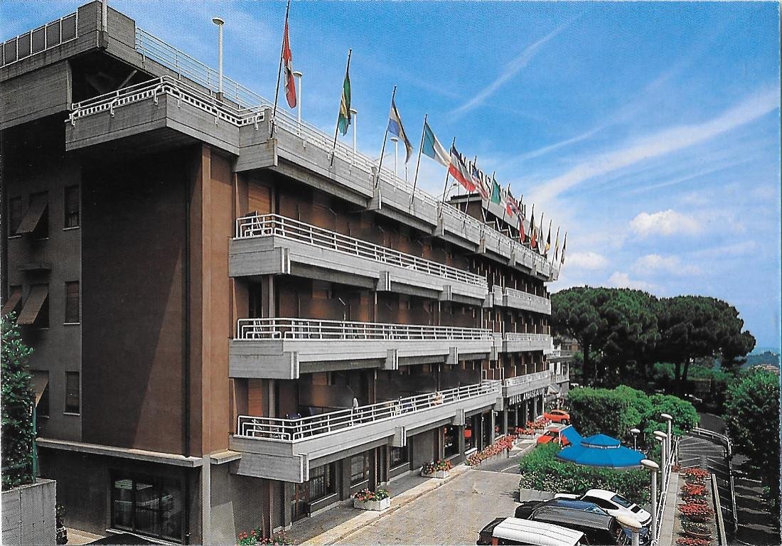 Grand Hotel Ambasciatori. Chianciano terme (BS). Esterno. Non viaggiata