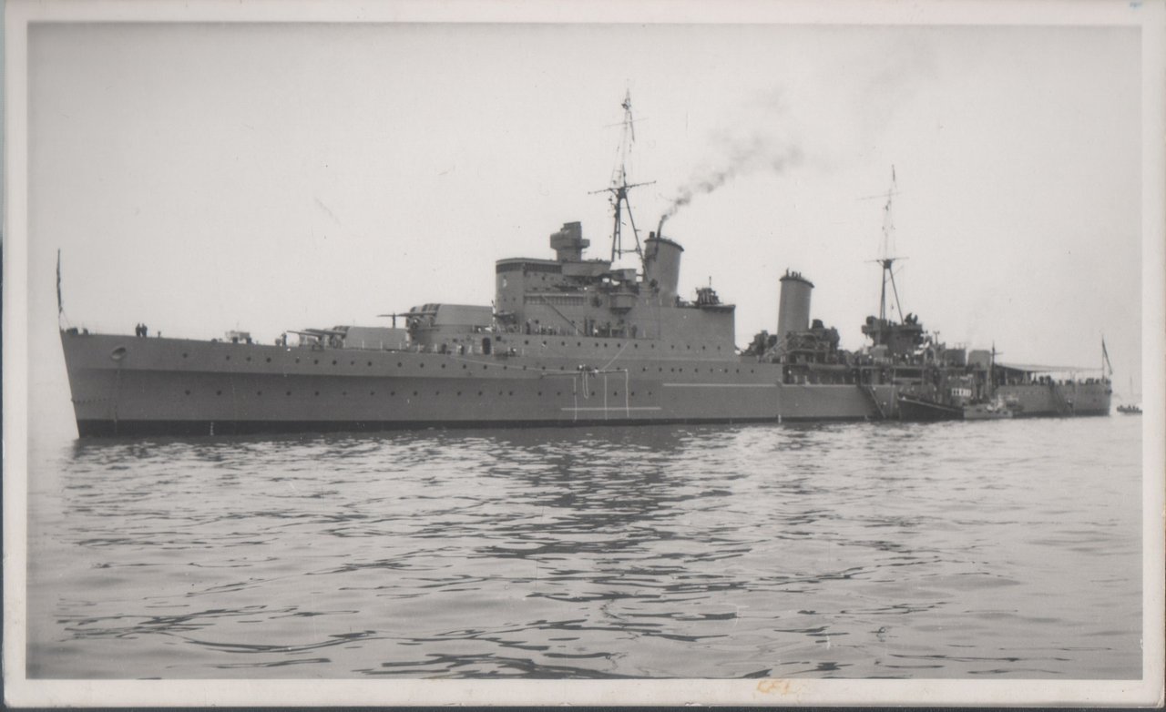 HMS Newcastle (C76). Photo