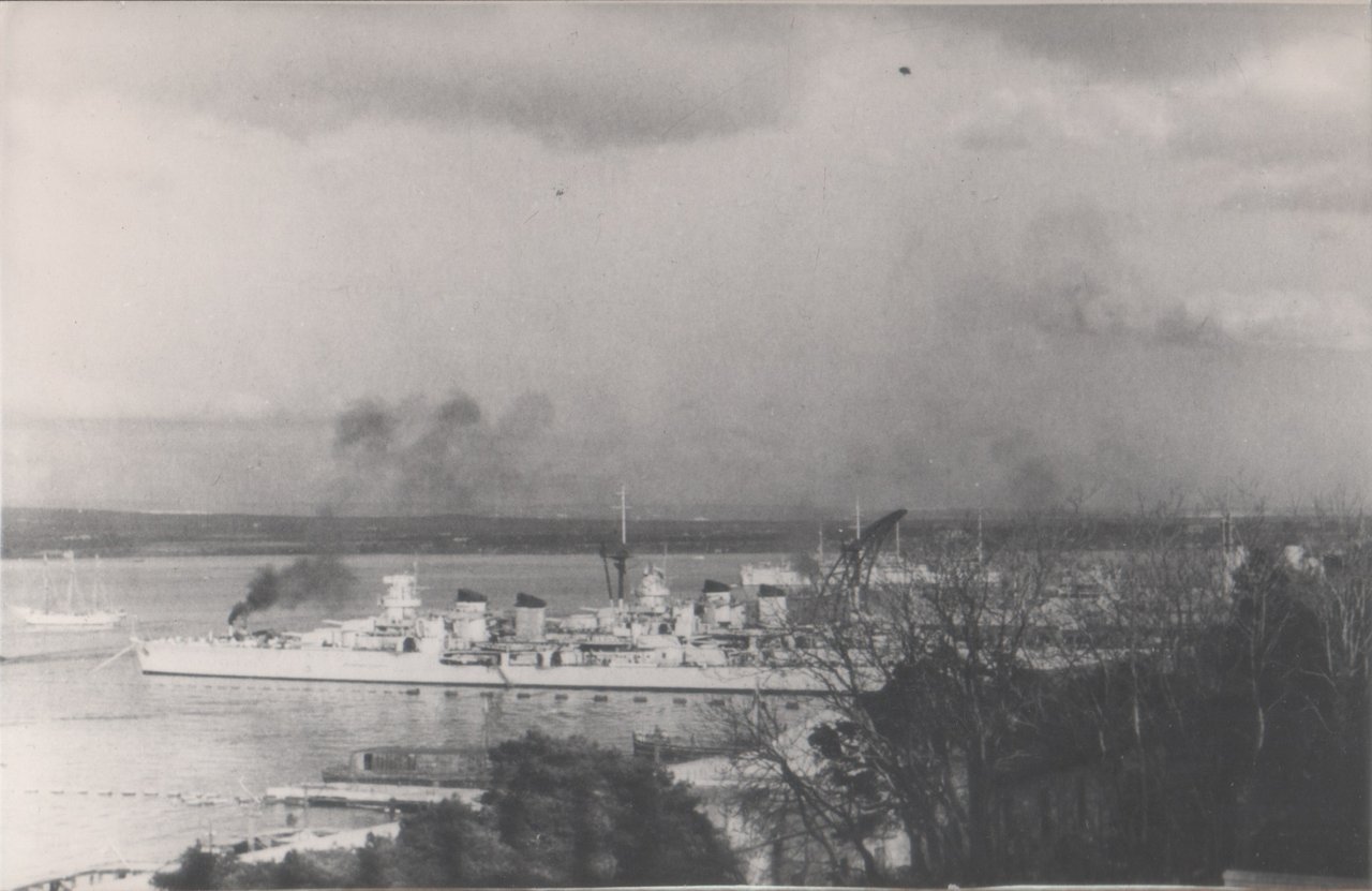 Incrociatori tipo Garibaldi nel 1940 nel mar Piccolo a Taranto. …