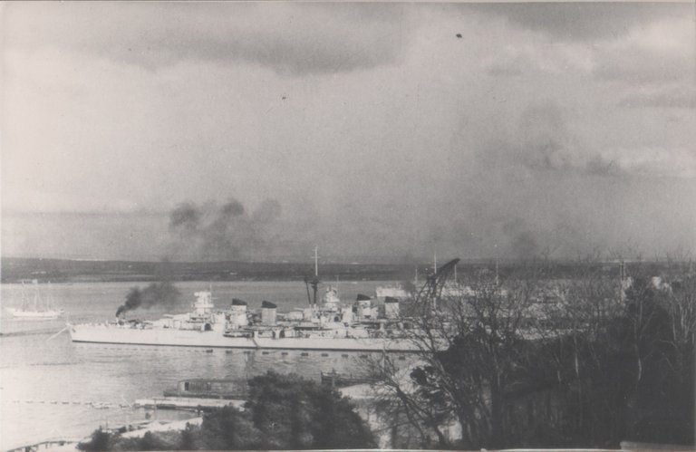 Incrociatori tipo Garibaldi nel 1940 nel mar Piccolo a Taranto. … | Immagine Gallery 1
