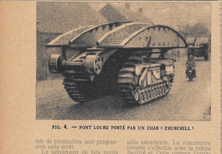 Le pont ciseaux chargé sur son Char Valentine / Pont …