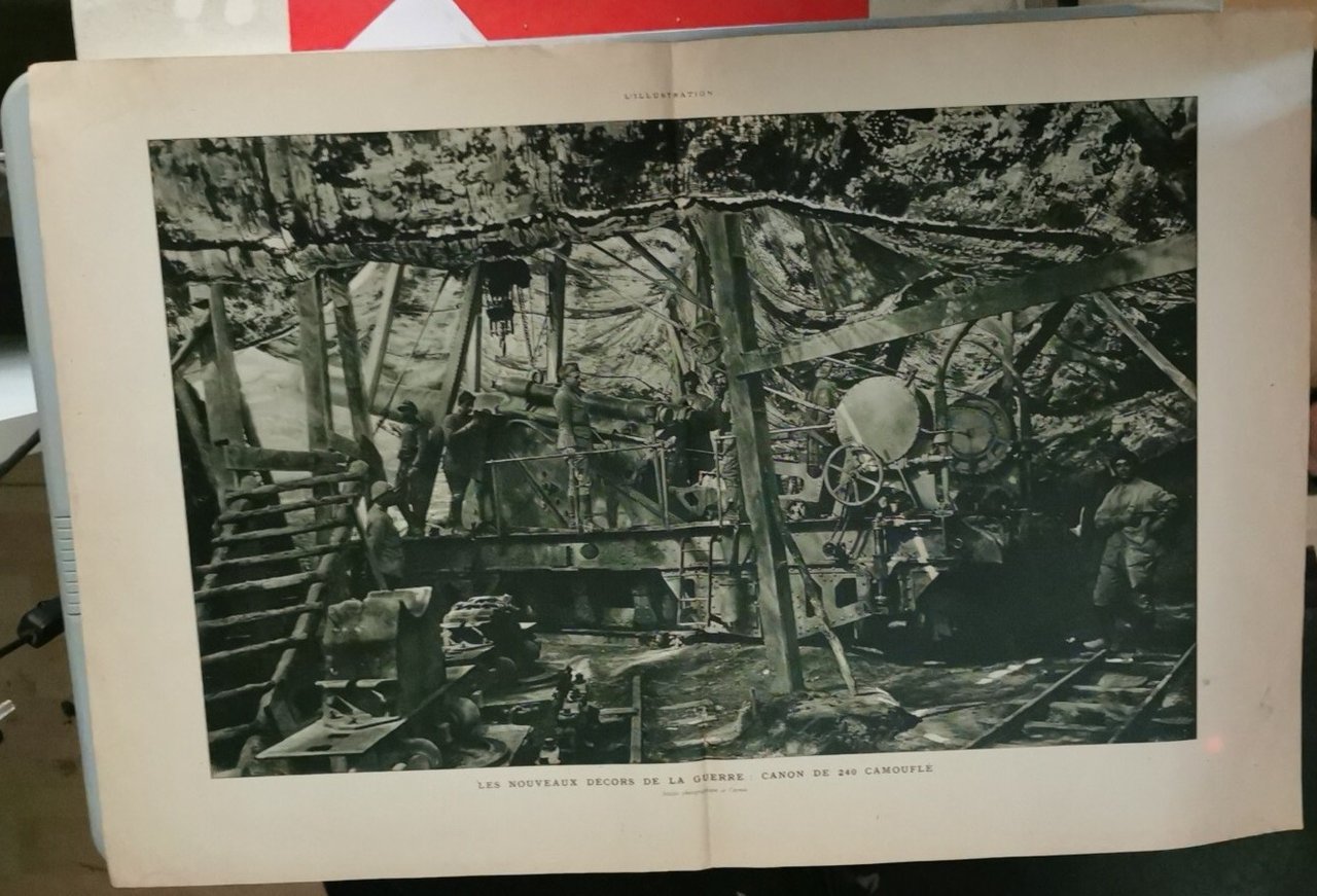 Les nouveaux decors de la guerre: canon de 240 camoufle …