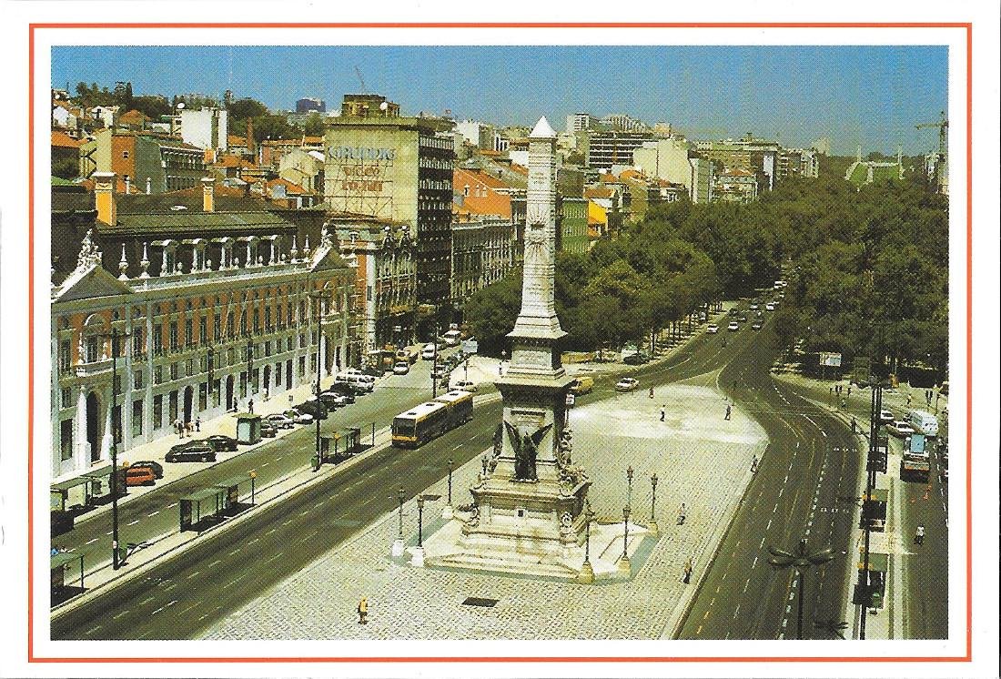 Lisboa. Place des Restauradores et Avenue de la Liberté. Non …