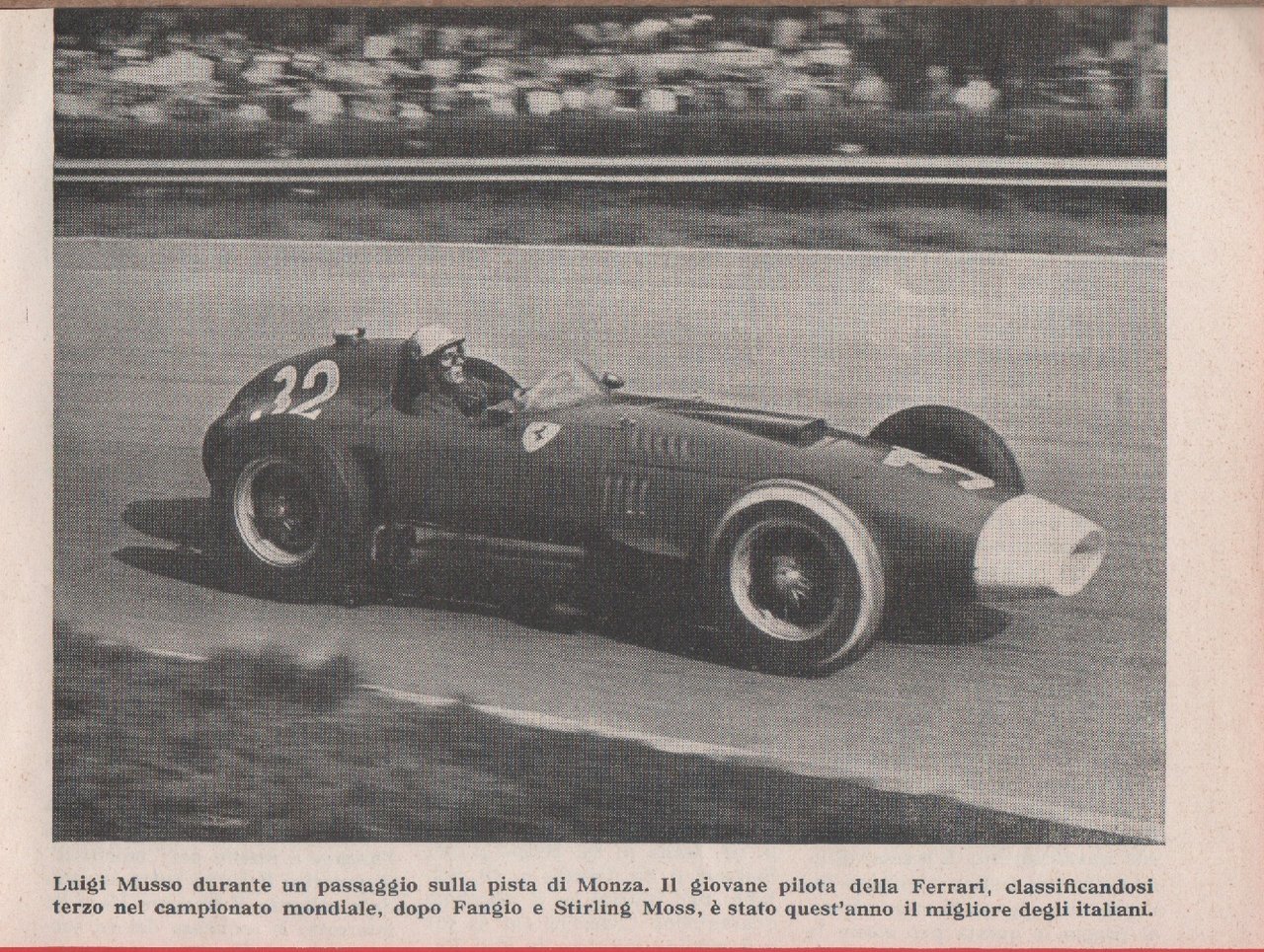 Lugi Musso durante un passagio sulla pista di Monca (Ferrari). …