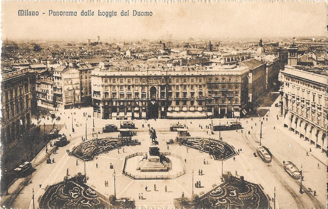 Milano. Panorama dalle logge del Duomo. Non viaggiata