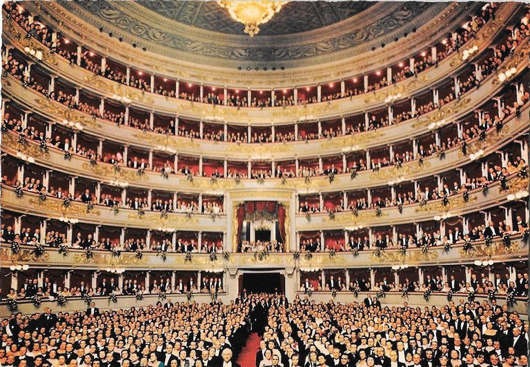 Milano. Teatro alla Scala.  Non viaggiata