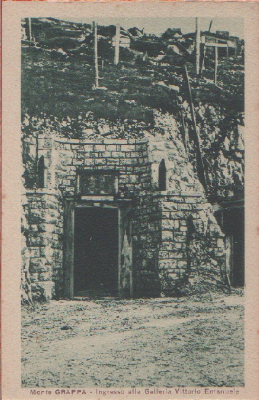 Monte Grappa. Ingresso alla Galleria Vittorio Emanuele. Non viaggiata
