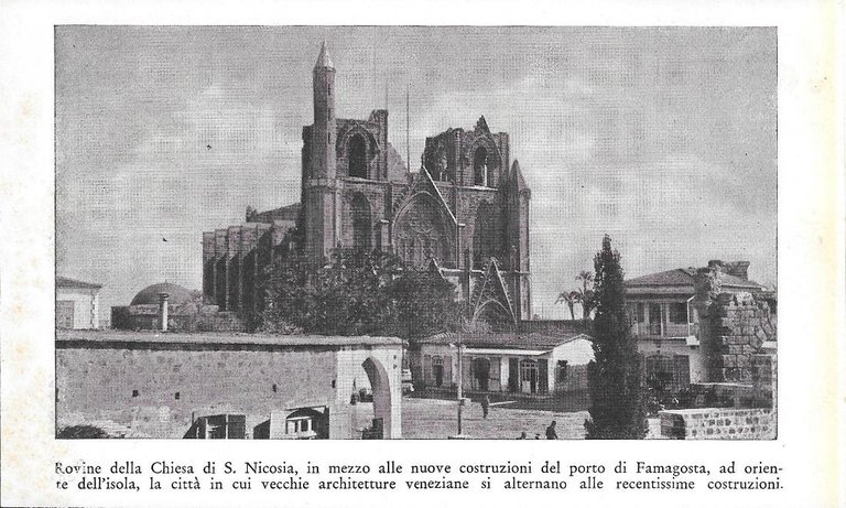 Nuovo Palazzo sede del Governo di Cipro a Nicosia/Rovine della …