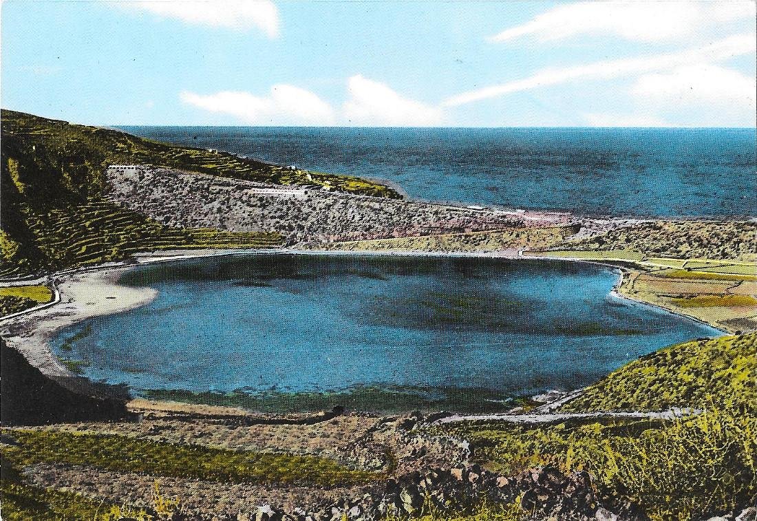 Pantelleria. Lago Non viaggiata