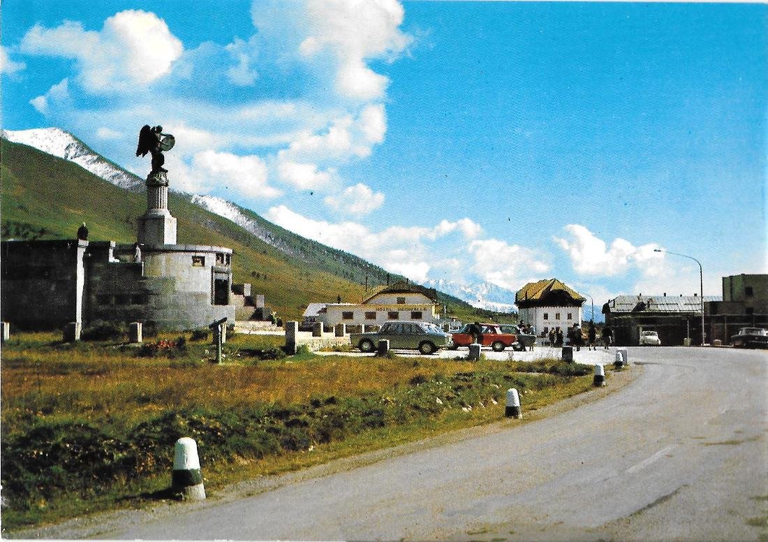 Passo Tonale. Monumento ai Caduti. Non viaggiata