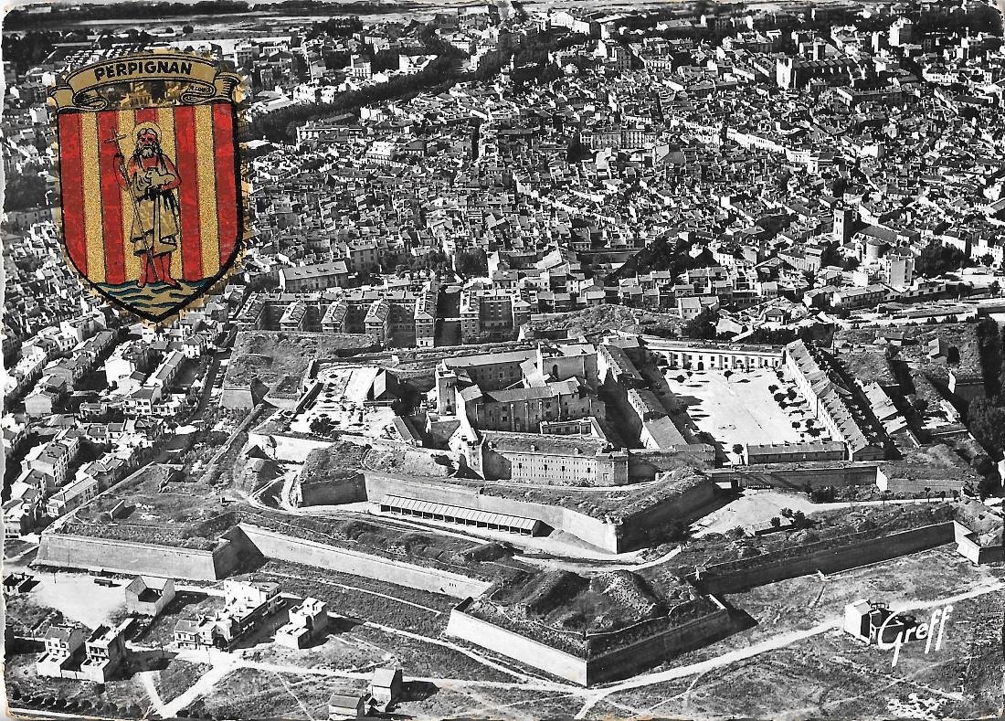 Perpignan. Vue.aérienne. Le Chateau et les Remparts de la Citadelle. …