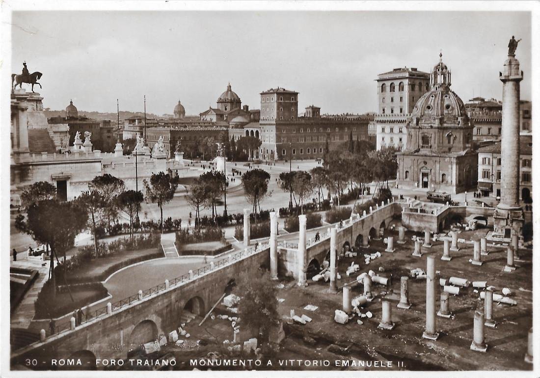 Roma. Foro Traiano. Monumento a Vittorio Emanuele II. Non viaggiata