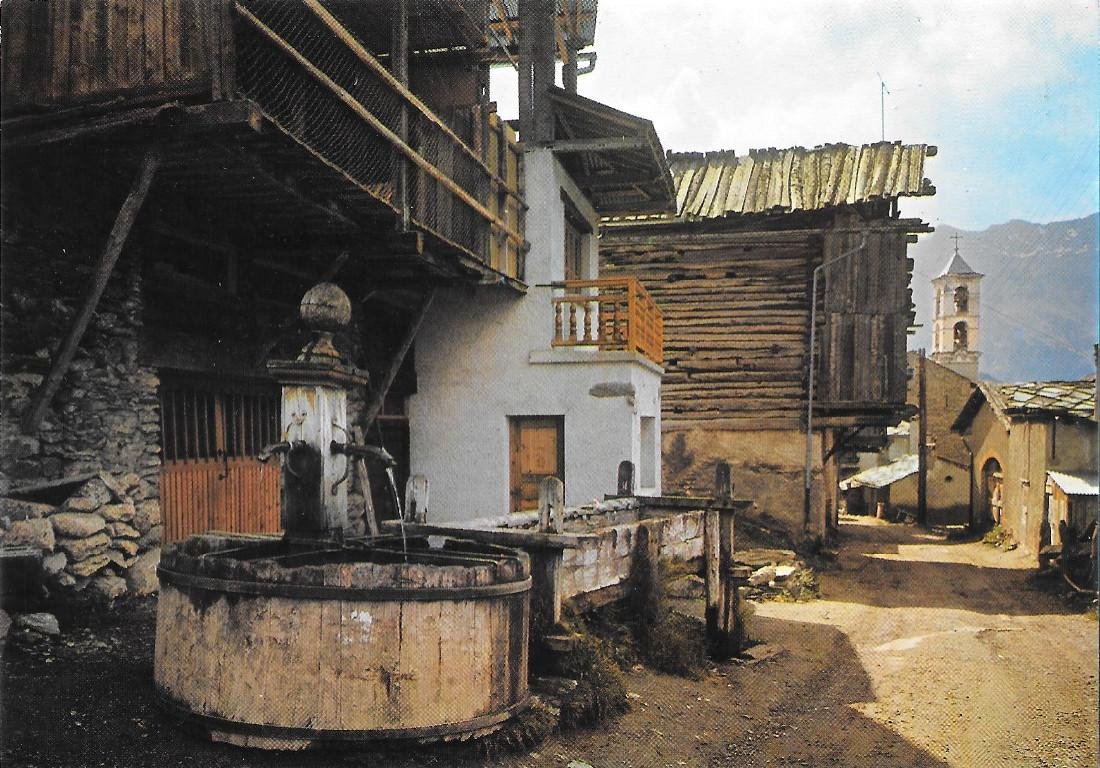 Saint Verain (FRA). Fontaine rustique. Non viaggiata