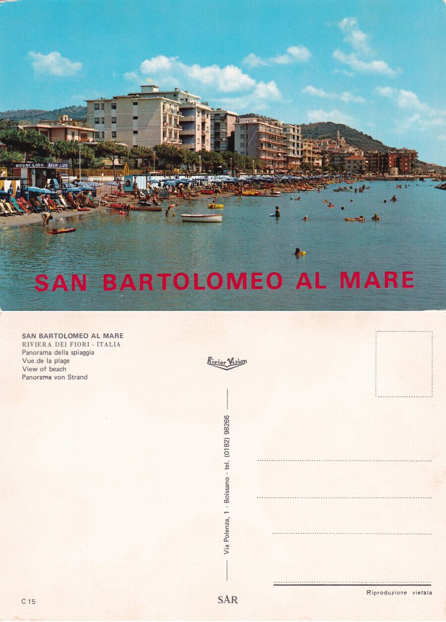 San Bartolomeo al mare (IM). Panorama dalla spiaggia. Non viaggiata
