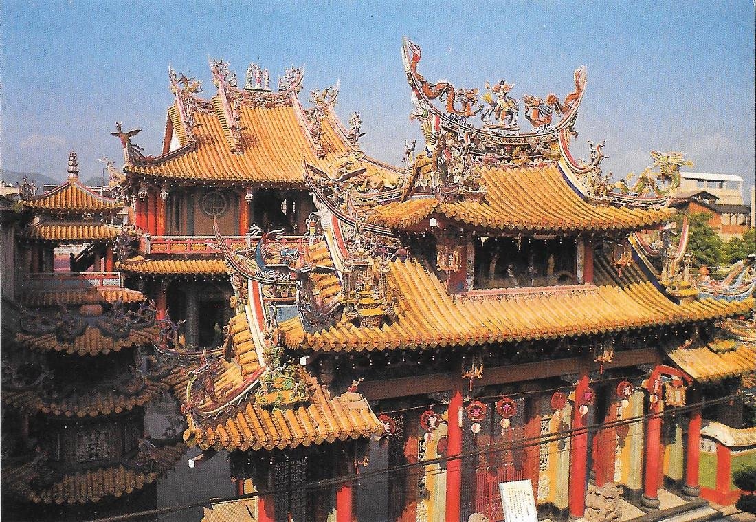 Taiwan. Colored glass decoration of Taiwan Temple root. Non viaggiata | Immagine principale