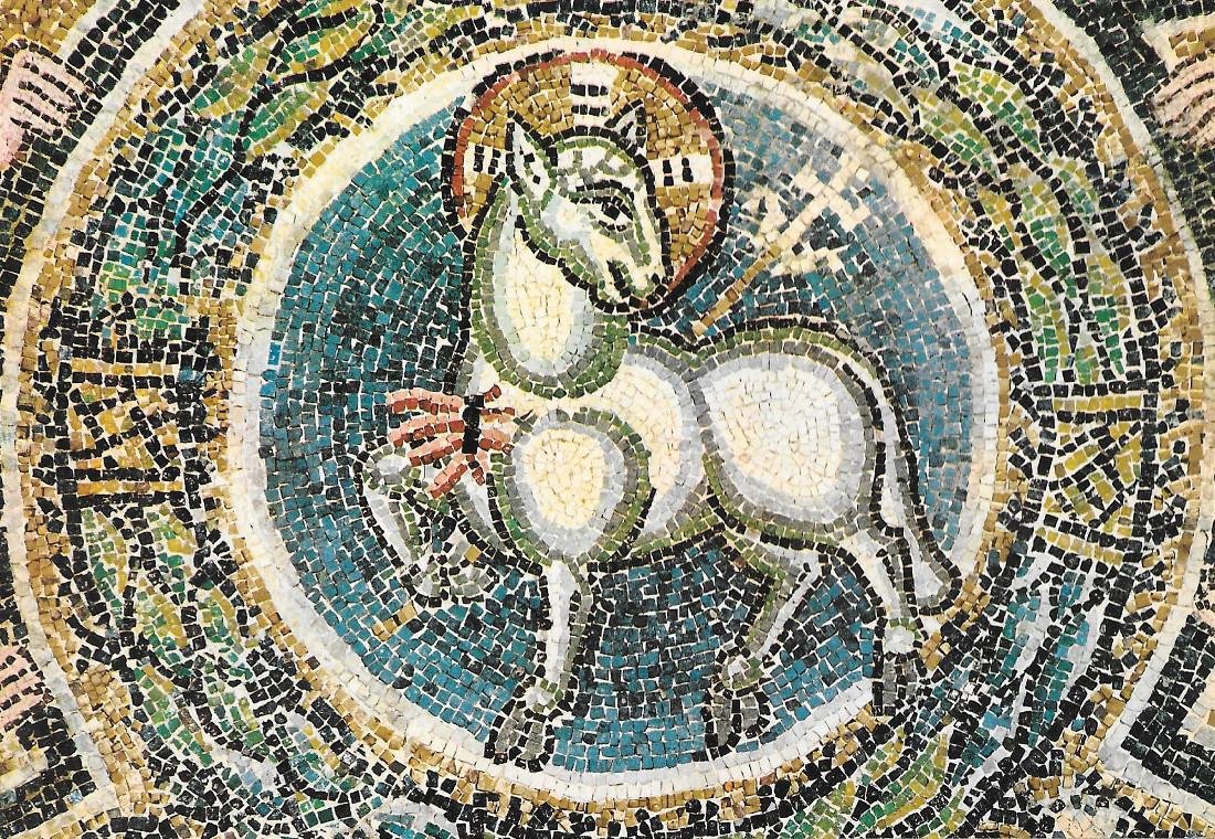 Torcello (VE). Basilica. Volta absidiale destra. Agnello mistico. Non viaggiata