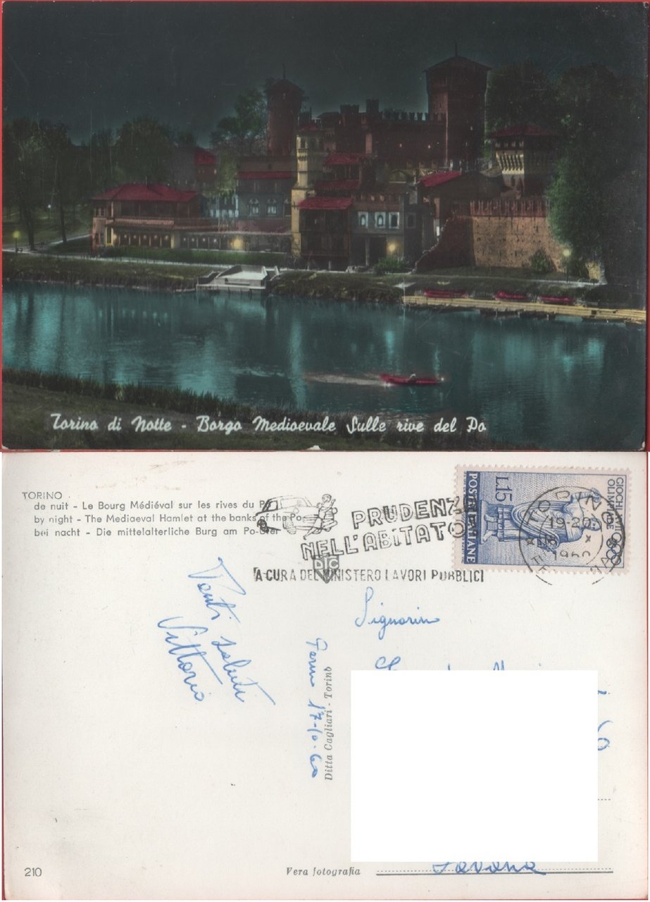 Torino di notte. Borgo Medievale. Sulle rive del Po. Viaggiata …
