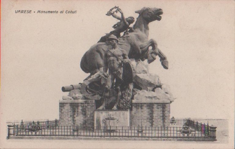 Varese. Monumento ai Caduti. Non viaggiata