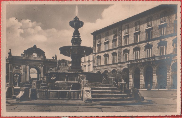 Viterbo. Porta Fiorentina e Fontana della Recca. Non viaggiata