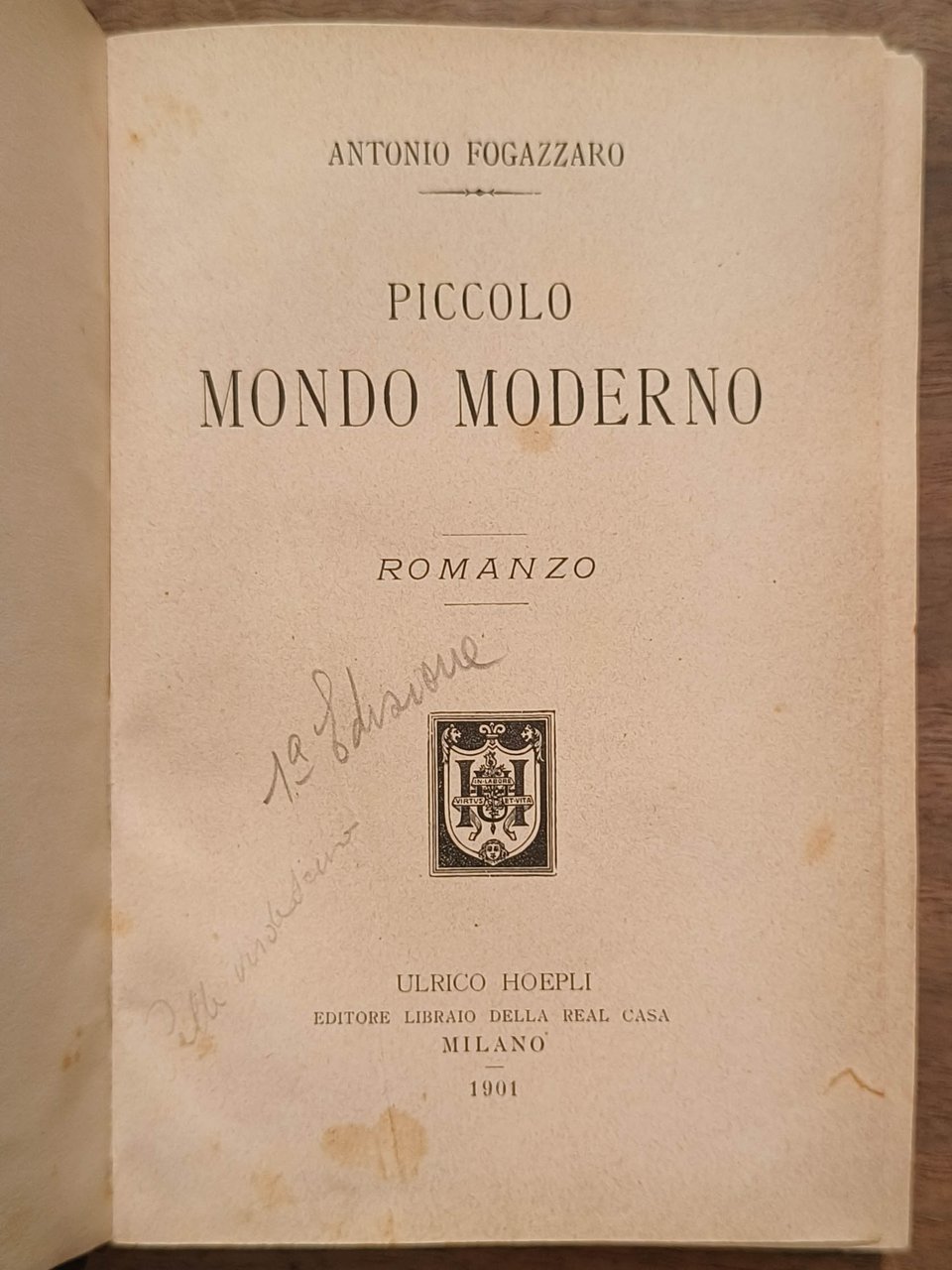 Piccolo mondo moderno