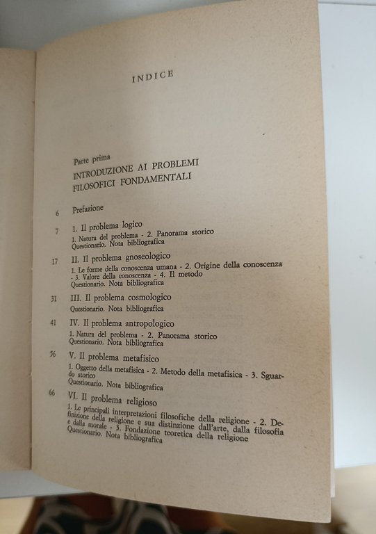 Introduzione ai problemi filosofici fondamentali : guida alla lettura di …