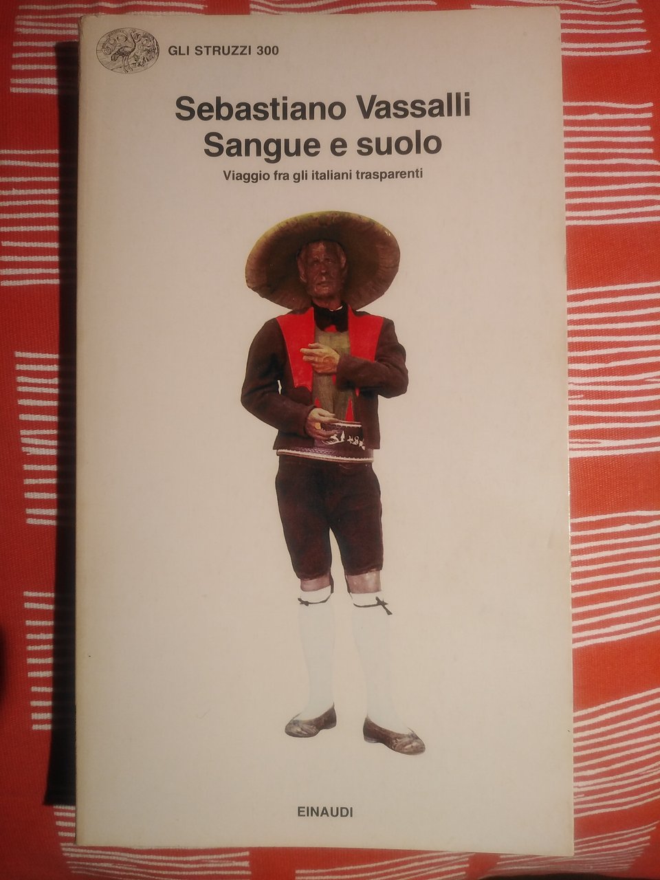 SANGUE E SUOLO - VIAGGIO FRA GLI ITALIANI TRASPARENTI