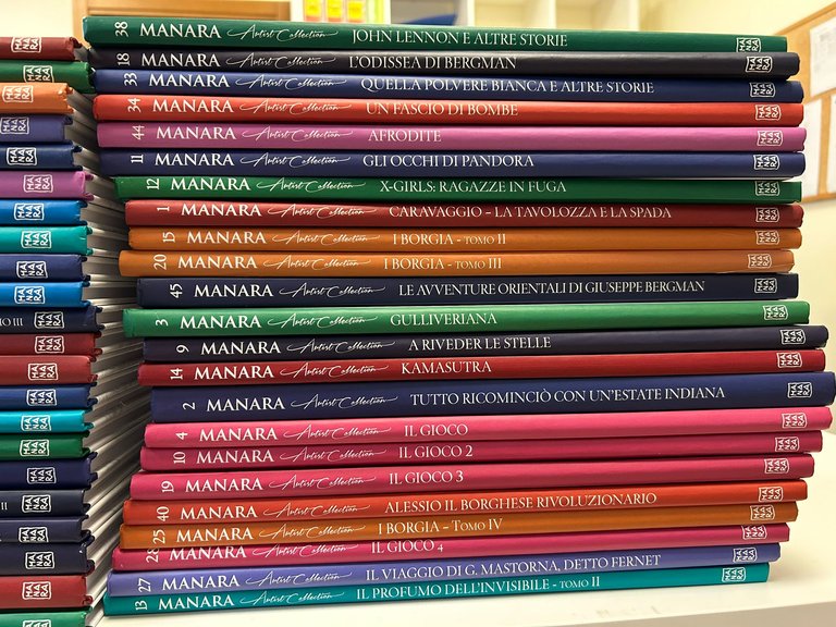 MANARA - ARTIST COLLECTION